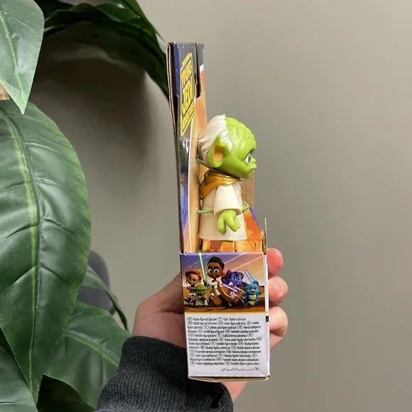 New Star Wars Young Jedi Adventures, Yoda Action Figure, Star Wars Toys NIB - Picture 5 of 8